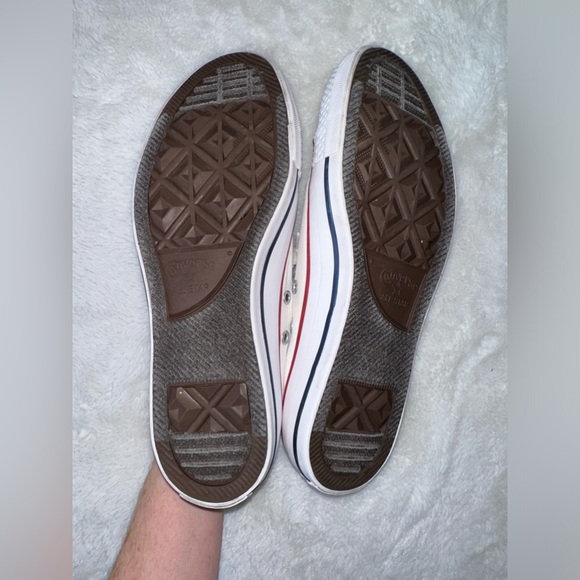 Woman’s Converse - Picture 5 of 10